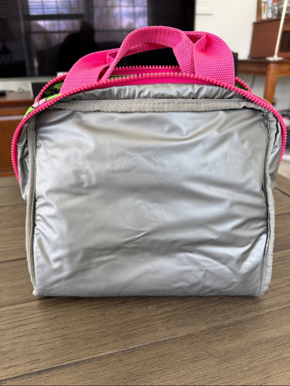5/$20 Betsey Johnson “Let’s Flamingo” insulated lunch tote, GUC - Picture 5 of 9